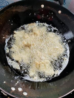 六成油温下锅炸！