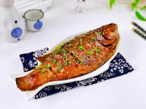 色香味俱全的鲈鱼。