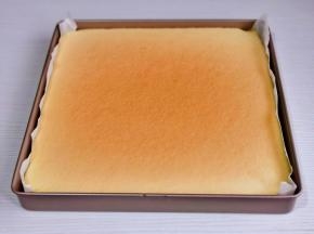 出炉后散热1分钟，再倒扣晾至余温。