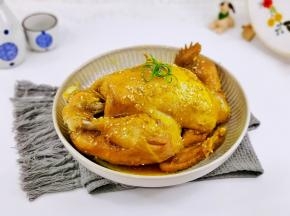 取出装盘点缀葱丝。