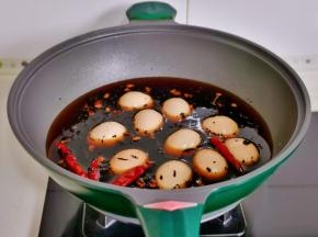 大火烧开煮5分钟即可，因为蛋已经是熟的哈。