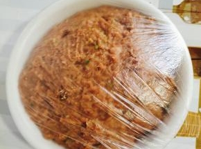 套上保鲜膜，放入冰箱冷藏两个小时！
