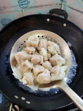 捞出沥干水分！