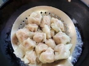 捞出沥干水分！