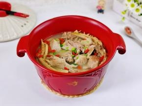 这样一锅笋尖老鸭汤就完成啦！