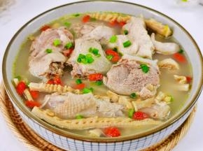 秋天这道汤要多喝。