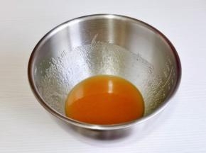 搅拌至乳化状态。