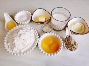 准备食材，2个鸡蛋88克。