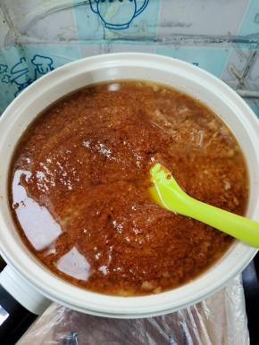 加入调好的酱汁儿，搅拌均匀！