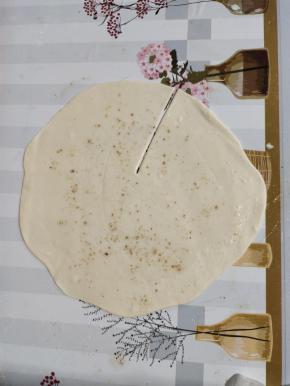 从中心切半圆！