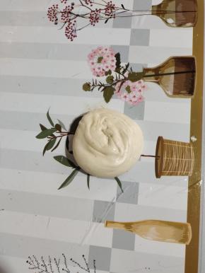 压扁，形成饼状！