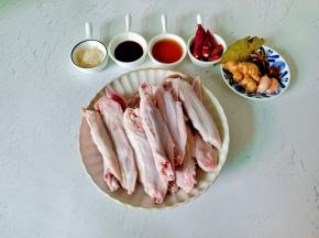 准备好需要的食材。