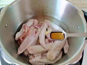 料酒加一点去腥。