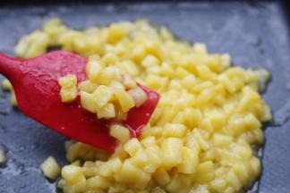 炒至呈浓稠状。