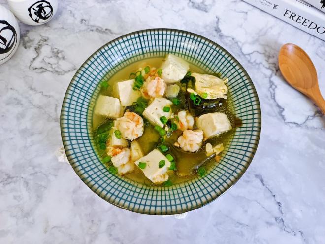 鲜虾豆腐海带汤