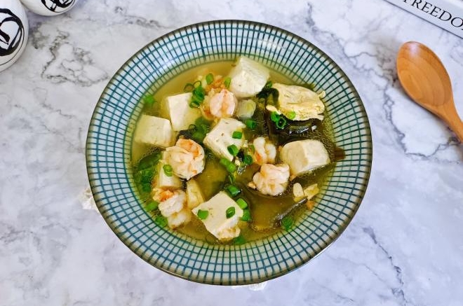 鲜虾豆腐海带汤