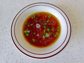 加一点煮面的热汤。