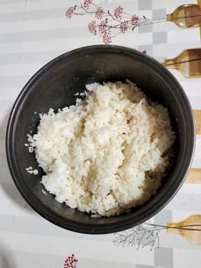 吃剩的剩米饭，用它来做甜酒酿真是太方便了！以后再也不担心米饭做多了会有剩下的！