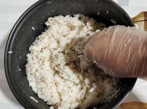 抓拌均匀！