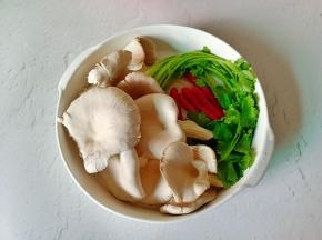 准备好需要的食材。