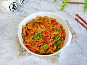 酸辣开胃小菜。