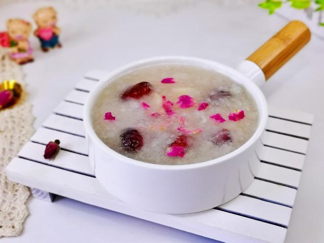 玫瑰雪梨燕耳羹