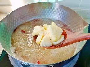 加上切好的苹果。