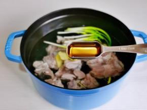 加入料酒。