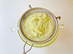 过滤出渣，备用