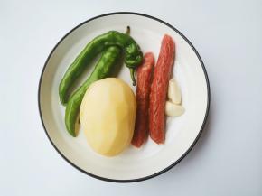 准备好所有食材。