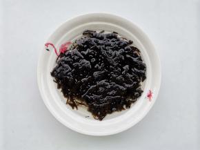 紫菜一抓浸泡一下，
