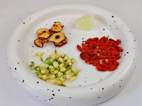 食材：茉莉，菊花，枸杞，山楂。
