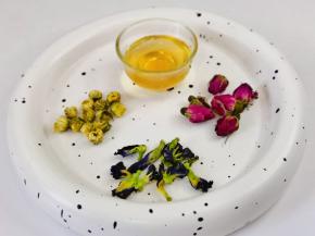食材：蝶豆花。玫瑰花，胎菊，蜂蜜。
