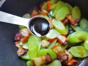 加一小勺生抽，