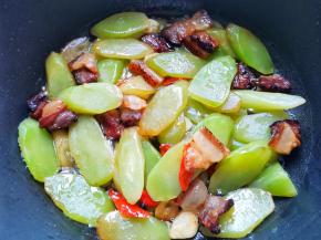 翻炒均匀出锅。