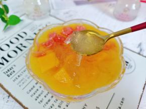 最后倒上燕窝即可。