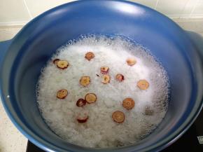 炖煮到汤汁粘稠。