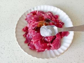 加半勺食用盐。