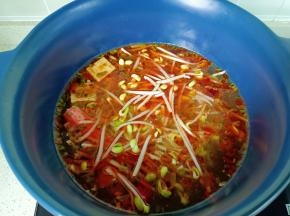 最后加上豆芽。