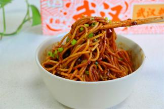 一碗地道武汉热干面就好，是不是很简单？