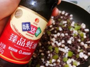 加入味达美臻品蚝油