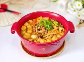 养生滋补家常火锅。