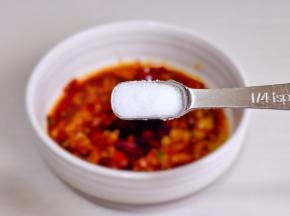 按个人口味加入盐。