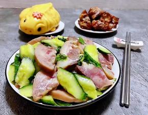 搭配红烧猪蹄和年年有鱼的大馒头一起吃超级棒