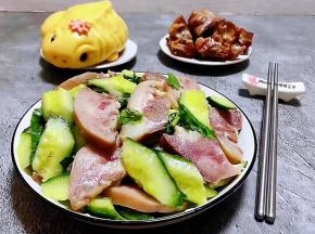 搭配红烧猪蹄和年年有鱼的大馒头一起吃超级棒