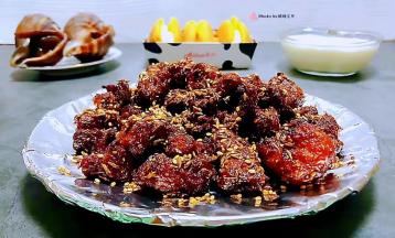 羊肉粒在最后炒至的时间不宜过长会影响口感这道美味也是宴客的拿手美味佳肴噢