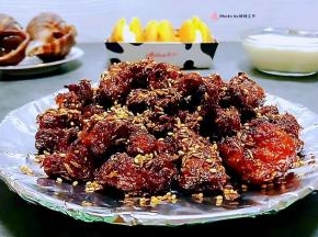 羊肉粒在最后炒至的时间不宜过长会影响口感这道美味也是宴客的拿手美味佳肴噢