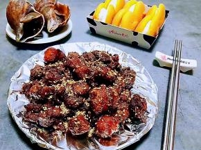 搭配白灼大海螺和小甜品一起吃满满的幸福感