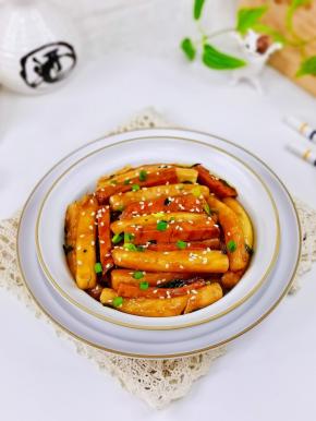 早餐搭一杯牛奶，能量满满一整天。