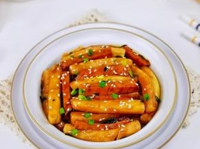 早餐搭一杯牛奶，能量满满一整天。